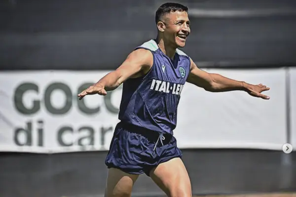 Alexis Sanchez ,instagram @alexis_officia1