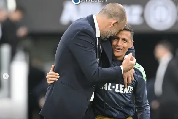 Tudor fue a buscar a Sánchez durante el calentamiento para decir adiós. ,instagram @tuttoudinese.it