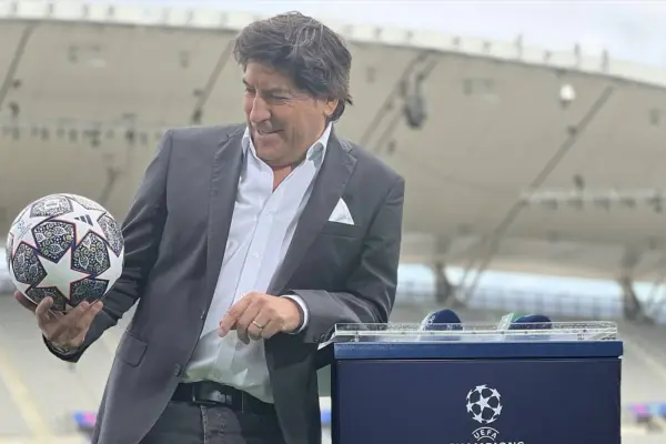 Ivan Zamorano ,instagram @bambam9oficial