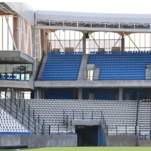 Claro Arena . Sector visitante en el nuevo estadio de la UC. ,Comunicaciones Cruzados